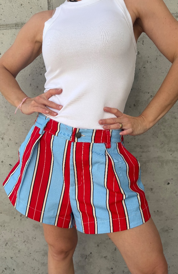 Dámske kraťasy RED STRIPS - Image 2